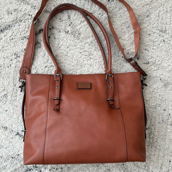 Chic Burgundy Leather Tote Bag - Picture 7 of 7